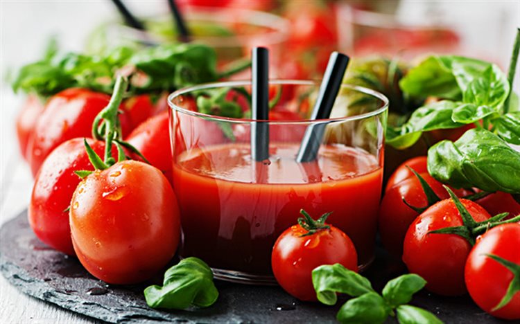 Cà chua chứa rất nhiều vitamin giúp hồi phục sức khỏe