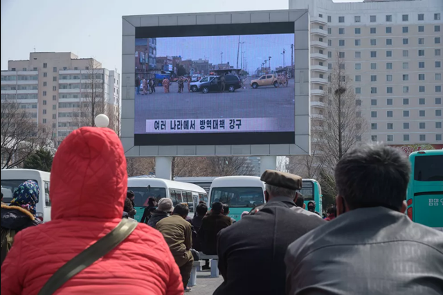 Truyền thông nhà nước Triều Tiên cho biết hiện vẫn còn khoảng 500 người tại nước này đang bị cách ly để tránh lây nhiễm virus corona. 