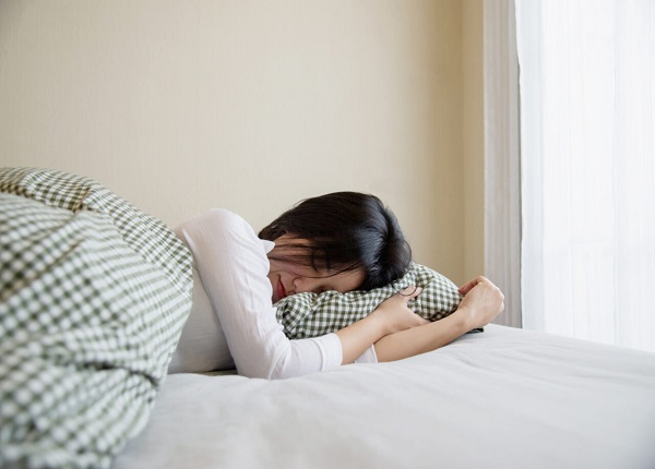 Ngủ không đúng tư thế có thể gây đau cơ tay