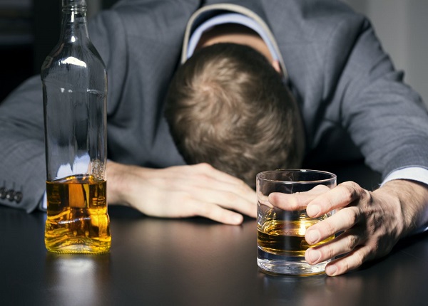 Ngộ độc thị thần kinh do rượu là một vấn đề đáng cảnh báo