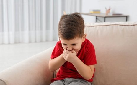 Tình trạng trẻ bị nôn nhiều khiến nhiều bậc phụ huynh lo lắng